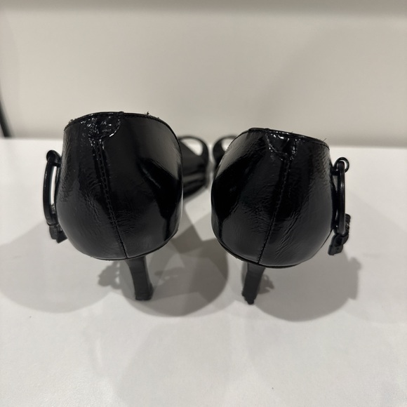 Luiza Barcelos Black Patent Kitten Heels w/ Charms Size 6.5 - Picture 4 of 8